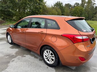 Prodám Hyundai i30 combi 1.6 - 88kw DOHC Benzin KM 71000 - 3