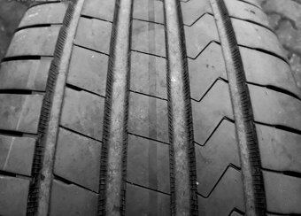 Po 2ks pěkných letních pneu 225/55 R18: - 3