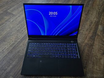 P: Výkonný notebook Eurocom RX415 i9-13900HX, NVIDIA RTX4070 - 3
