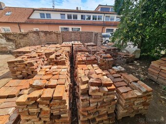 Cihly z demolice - 3