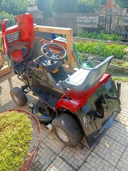 Zahradní traktor HECHT - 3