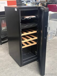 Vinoteka Bovella 18 Duo, dvouzónová. Záruka - 3