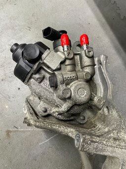 Prodám vysokotlaké palivové čerpadlo (BOSCH) 2.0 TDI 110KW - 3