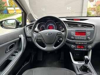 Kia Ceed Combi 1.6GDi 99kw, ČR 2018, zánovní jen 37 000km - 3