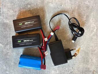 3x 2S baterie 7,4V 1500mAh a nabíječkou pro RC modely - 3