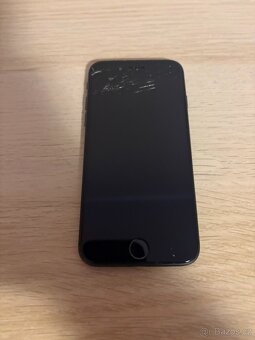 Poškozený Apple iPhone 8 A1905 (64 GB) - 3