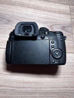 GH5 jako nová (7211 sn.) + f/0.95 Nokton + Sigma 30/1.4 - 3