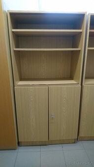 Prosklená skříň, policová skříň, šatní skříň, pracovní stůl - 3