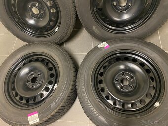 ORIGINAL sada plech. disků Audi Q3, VW Tiguan 215/65/17 - 3