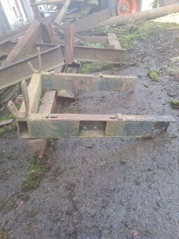 Rám na traktor Zetor - 3