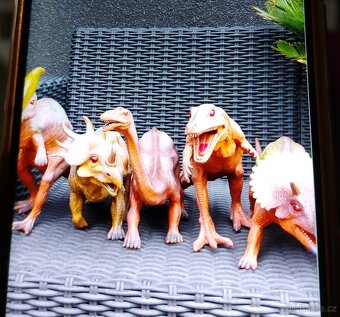 Sbírka velkých dinosaurů - 3