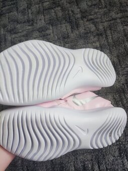 Růžové dětské boty Nike Flex Runner - vel. 34 - 3