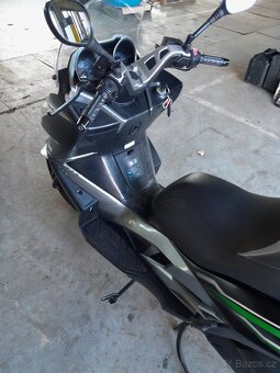 Kawasaki J125 - 3