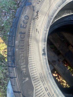 215/60R17C - 3