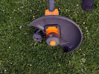 Vyžínač Riwall PRO Ralt 3040 (bez akumulátoru a nabíječky) - 3