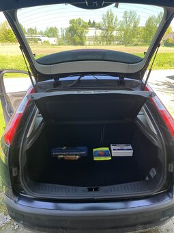 Nabízím k prodeji Ford Focus 1.6 benzín (84kw), rok 2006 - 3