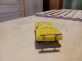 Prodám starý model autíčka Ferari - 3