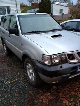 Nissan Terrano II - 3