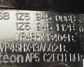 Pravé zadní vnější světlo 1Z5945112B Škoda Octavia 2 FL 12 - 3