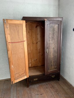 retro šatní skříň - 3