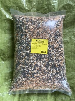 Krmeni pro papoušky vše čisté a suché. - 3