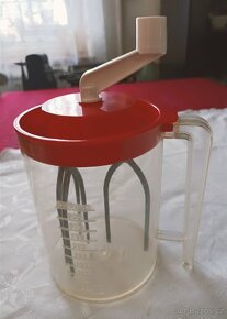 - - -Retro - - - - 3