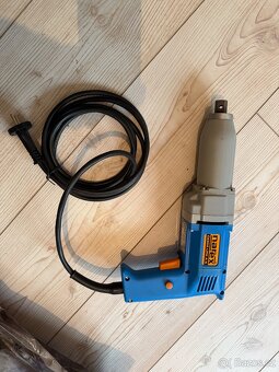 Rázový Utahovák NAREX. - 3