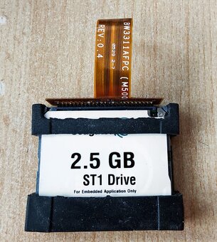 Prodám Miniaturní 1" HDD Seagate ST1 2,5 GB - 3