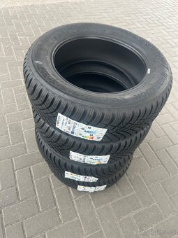 PRODÁM ZIMNÍ 195/60/R15 88T HANKOOK - 3
