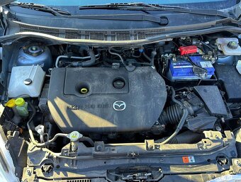 Mazda 5 CW 2.0i havarovaná - 3