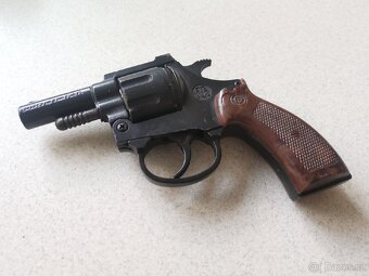 Revolver značky Umarex 343 6mm poplašný - 3