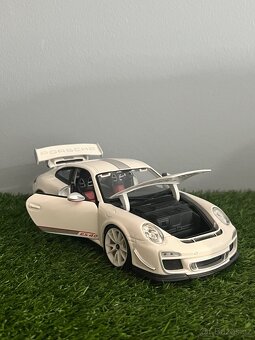 Porsche 911 GT3rs 1:18 Model - 3