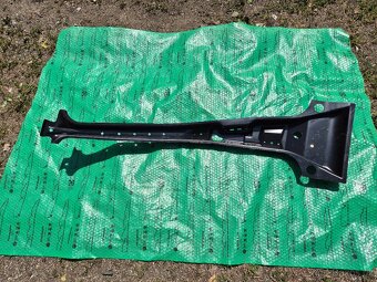 výztuha středového sloupku levá Škoda Felicia 6U0809609A - 3