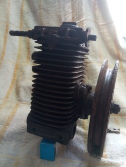 Historický kompresor (nákl. auto, traktor) - 3