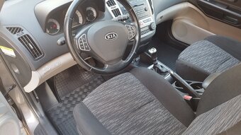 Kia Cee´d Kombi 1.4 80.2 kW (2009) - 3