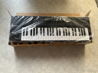 Native Instruments Komplete Kontrol A49 MIDI keyboard - 3