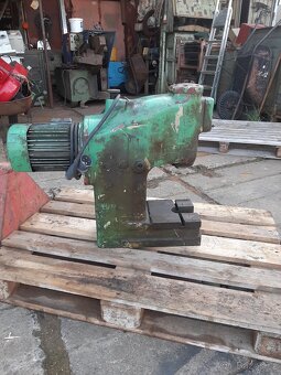 Prodam Hydraulicky lis CDC2 - 3