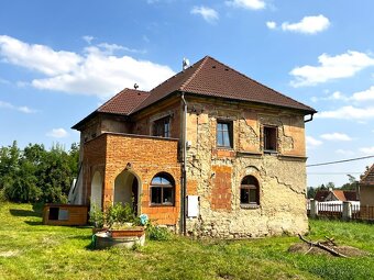 Historický statek s krásnými interiéry - 3