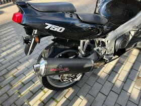 Kawasaki ZXR 750 - 3