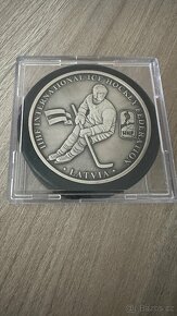 Pamětní medaile IIHF v pravém puku.MS v hokeji 2023 - 3