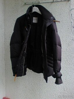 Dámská prošívaná péřová bunda zn. Esprit, vel. 40 - 3