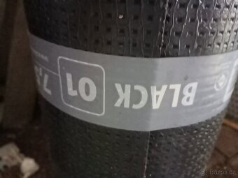 IKO Armourvalley 01 Černá 7,5 m2 - 3