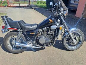 Honda VF 700 Magna - 3