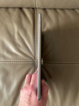 Apple iPad 9,7” 128Gb 5. Generace wifi - 3