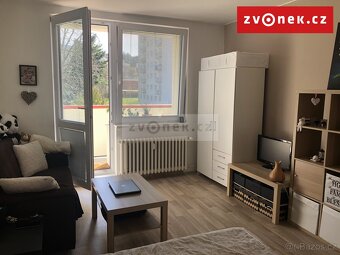 1+1 Kvítková, balkón - pěkná lokalita blízko centra - 3