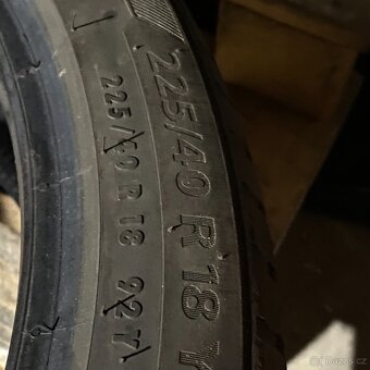 Letní pneu 225/40 R18 92Y Barum 6mm - 3
