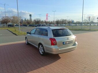 Toyota Avensis 2.2D - 3