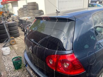 Volkswagen golf 5 po bouračce - 3