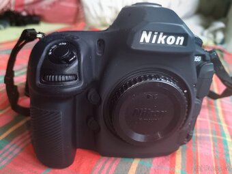 Nikon D 850 - legenda za hubičku - 3