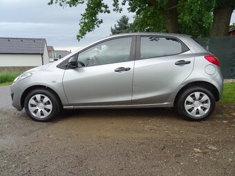 Mazda 2 1,4i 16V 55kW klimatizace, servis jen Mazda - 3